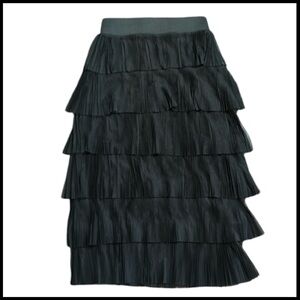 🄷&🄼 Black Ruffled Layered  Skirt Size 8 Black